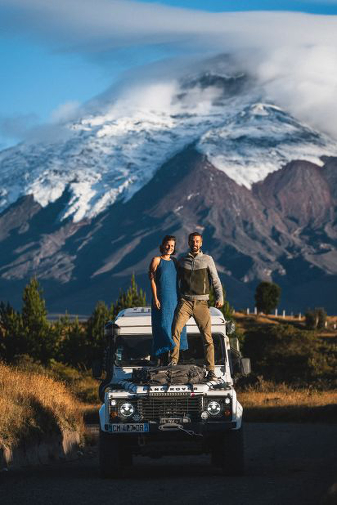 Cặp đôi đi vòng quanh thế giới bằng Land Rover - Ảnh 6.