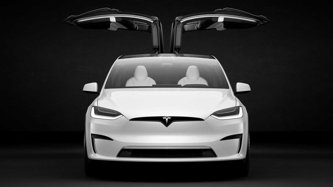 1. Tesla Model X Plaid. Tốc độ tối đa: 262km/h, khả năng tăng tốc từ 0 - 96km/h: 2,5 giây. Sau bản cập nhật 2023, Tesla Model X Plaid có khả năng tăng tốc "điên rồ" khi chỉ cần 2,5 giây để chạm ngưỡng 96km/h từ trạng thái đứng yên. Theo nhiều lần đo đạc được trong thực tế, thời gian cần thiết để xe chạm mốc trên còn ngắn hơn nữa nhưng dù sao 2,5 giây vẫn là thông số được hãng công bố và thừa nhận - Ảnh: Motor1