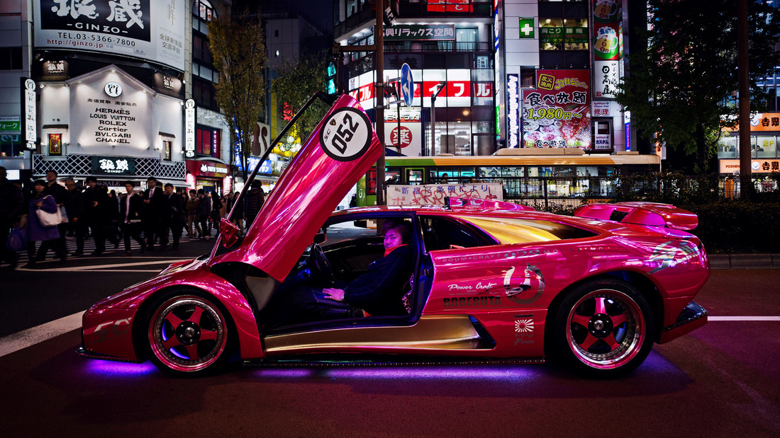 Bộ sưu tập Lamborghini cực dị của tay chơi Nhật Bản: Toàn kim cương trên lớp sơn 'kiểu cách' khó tin - Ảnh 1.