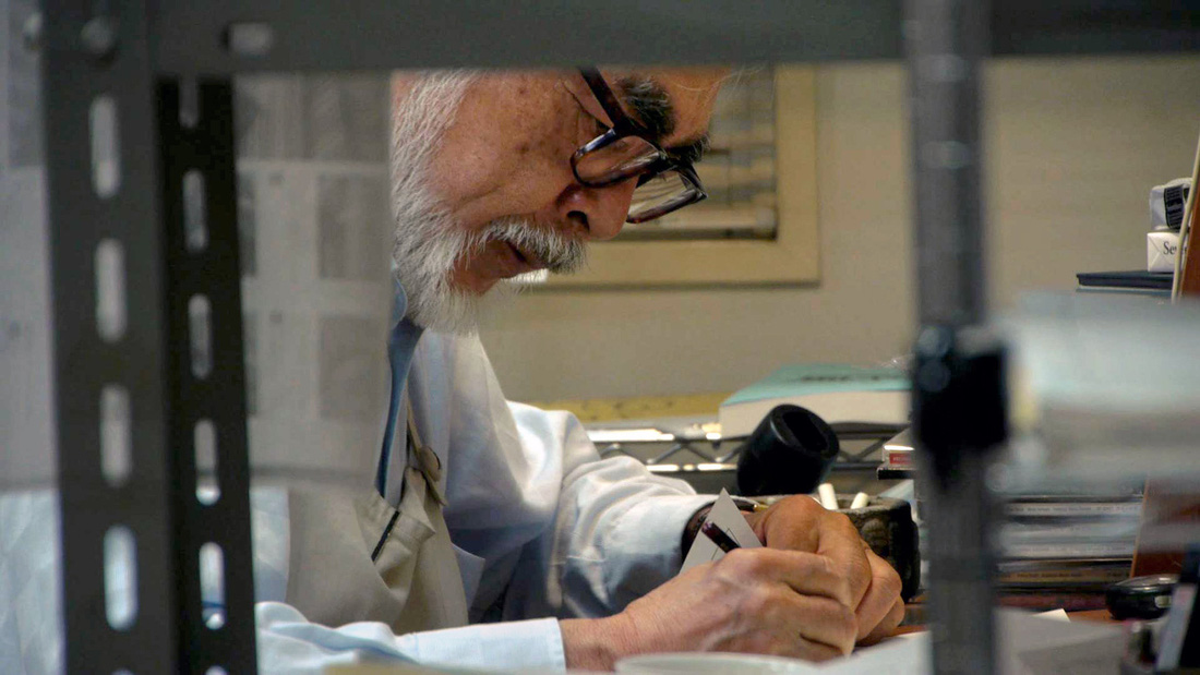Hayao Miyazaki bên trong xưởng sản xuất phim hoạt hình Ghibli - Ảnh: IMDb