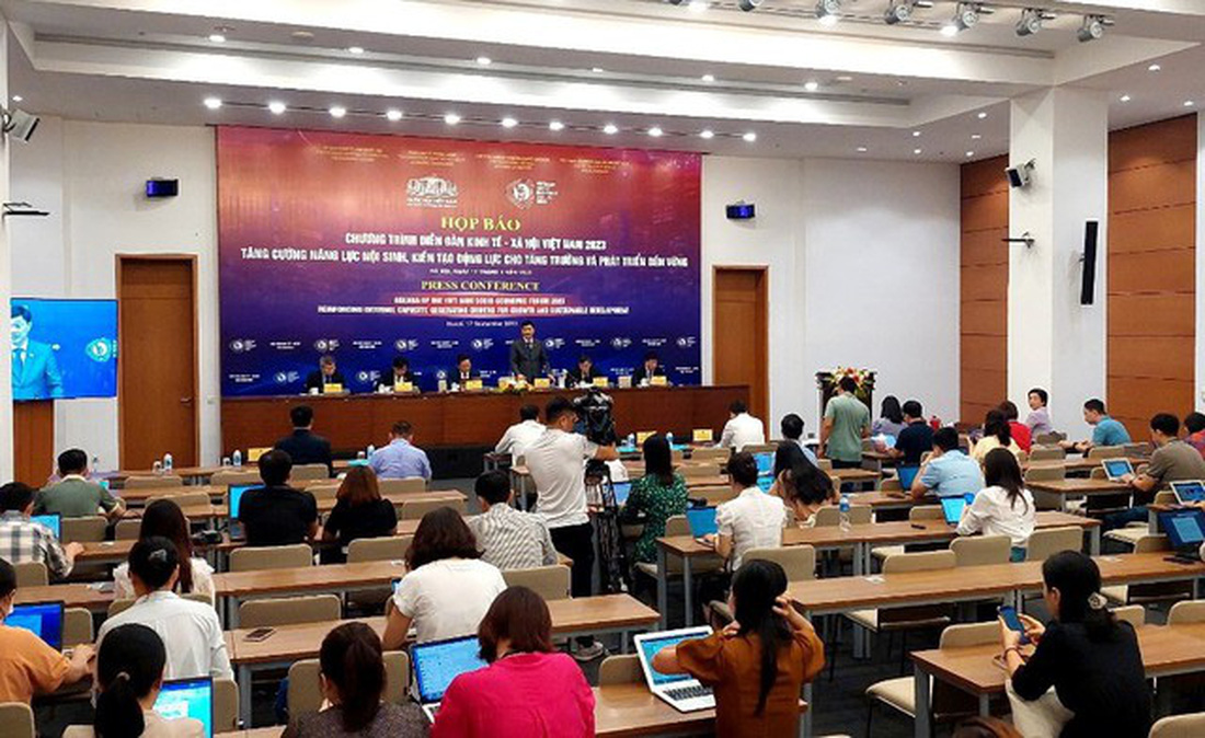 Văn phòng Quốc hội tổ chức họp báo thông tin về Diễn đàn Kinh tế - Xã hội Việt Nam 2023 - Ảnh: VGP/NGUYỄN HOÀNG