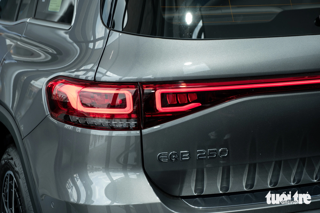 Mercedes-Benz EQB ra mắt: Giá gần 2,3 tỉ, rẻ nhất nhóm xe sang chạy điện - Ảnh 9.