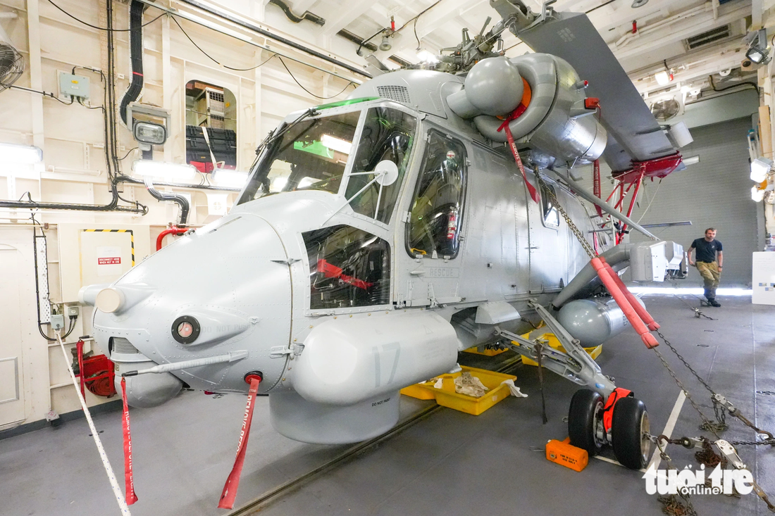 Trả lời Tuổi Trẻ Online, một phi công trên tàu HMNZS Te Mana cho biết trực thăng trên tàu được dùng trong các hoạt động huấn luyện, cứu hộ và cấp cứu 