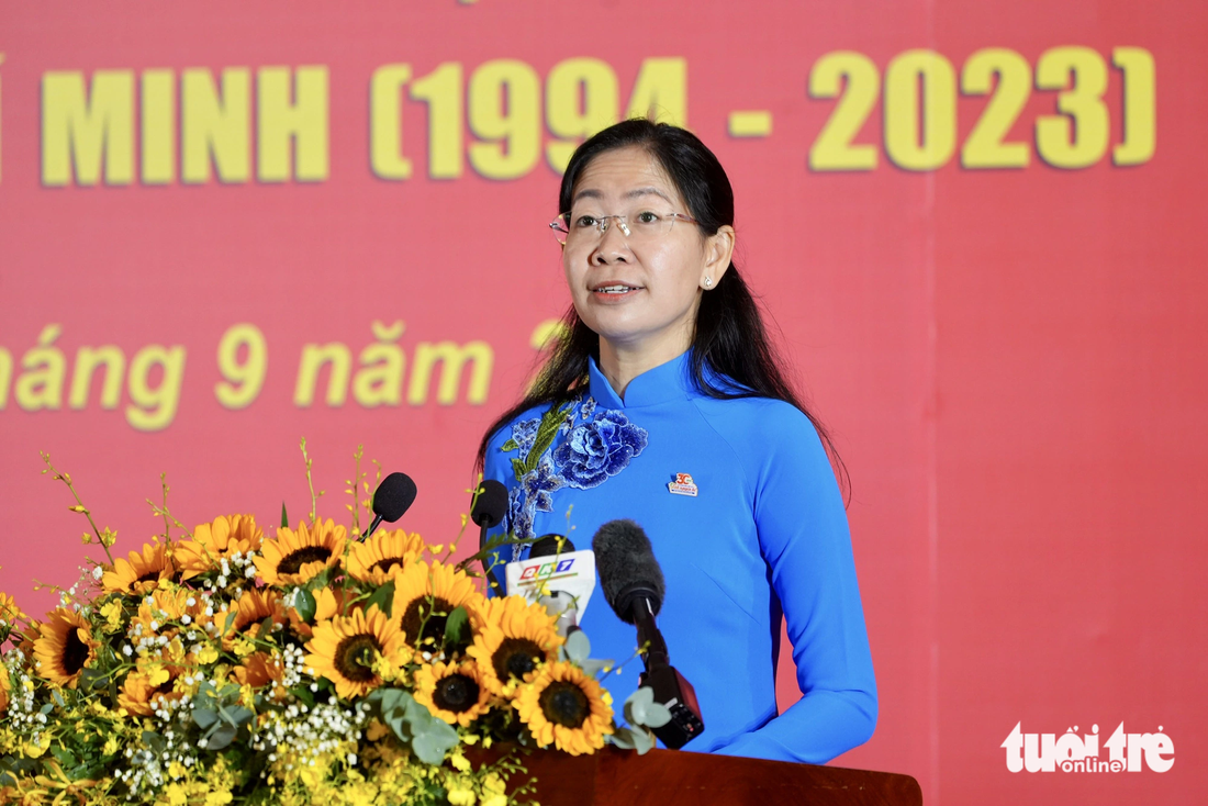 Bí thư Thành Đoàn TP.HCM Phan Thị Thanh Phương phát biểu tại chương trình Chủ tịch nước gặp gỡ các thế hệ tình nguyện - Ảnh: HỮU HẠNH