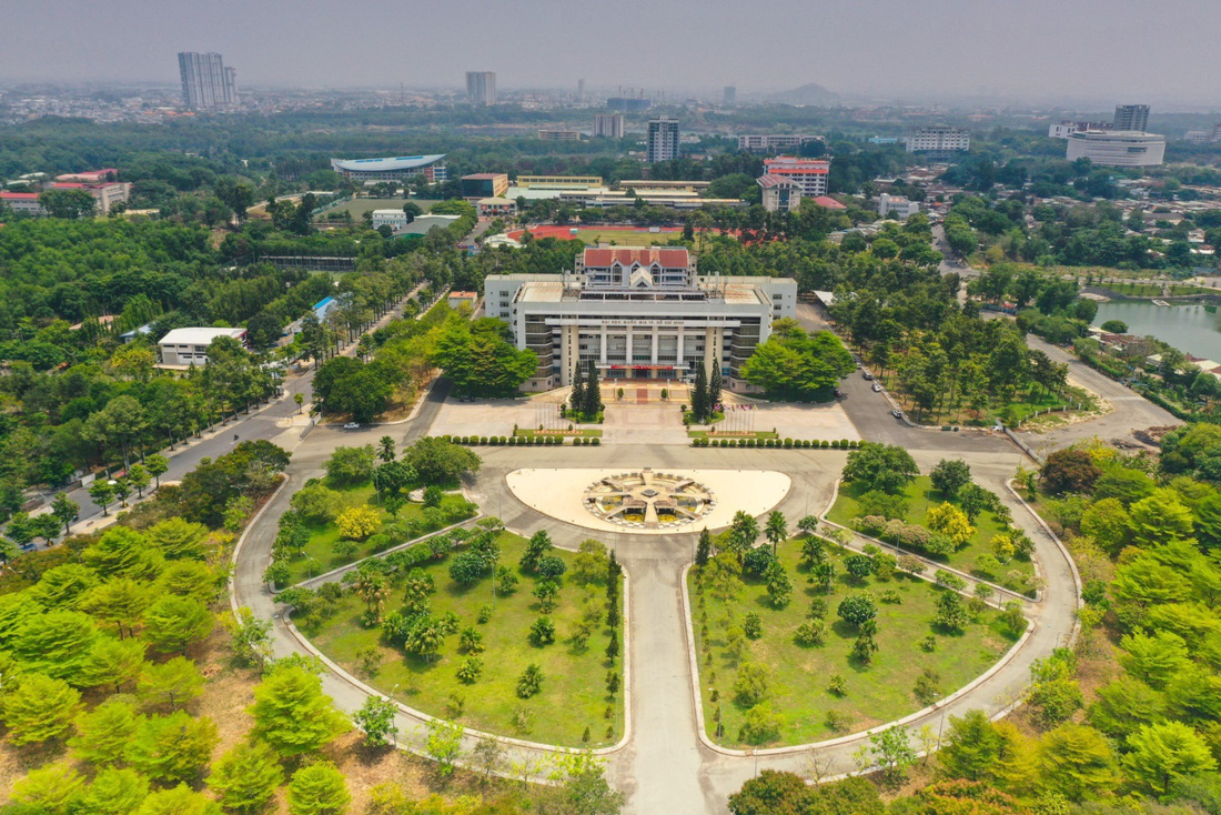 Đại học Quốc gia TP.HCM muốn vào top 100 châu Á năm 2030 - Ảnh 1.