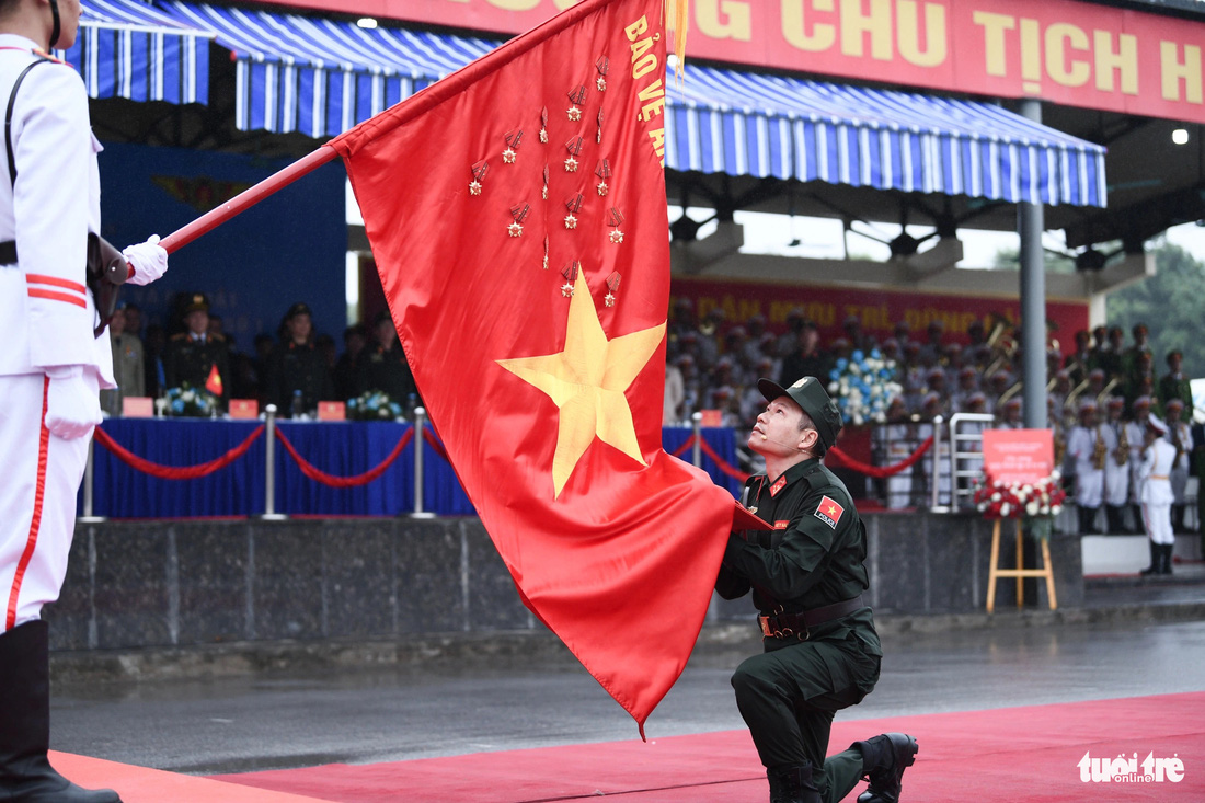 Thượng tá Nguyễn Văn Nam, chỉ huy trưởng Đơn vị cảnh sát gìn giữ hòa bình số 1 Việt Nam, đọc lời tuyên thệ và lời thề