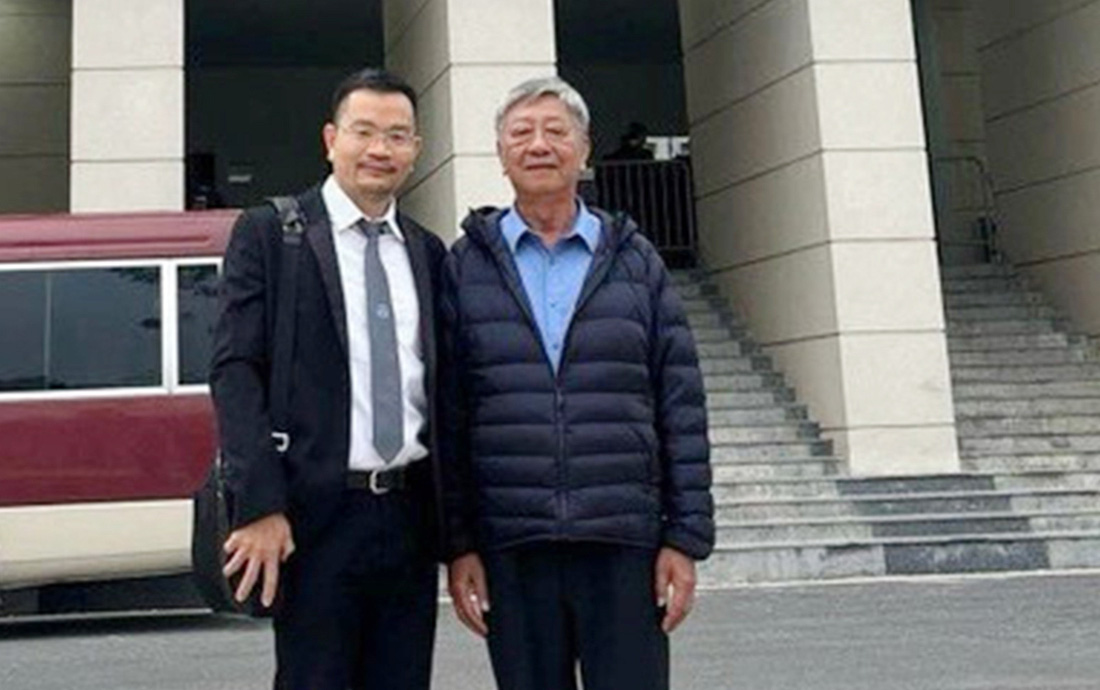 Ông Nguyễn Thành Danh (phải) và luật sư Nguyễn Thành Công (Đoàn luật sư TP.HCM) - Ảnh luật sư cung cấp