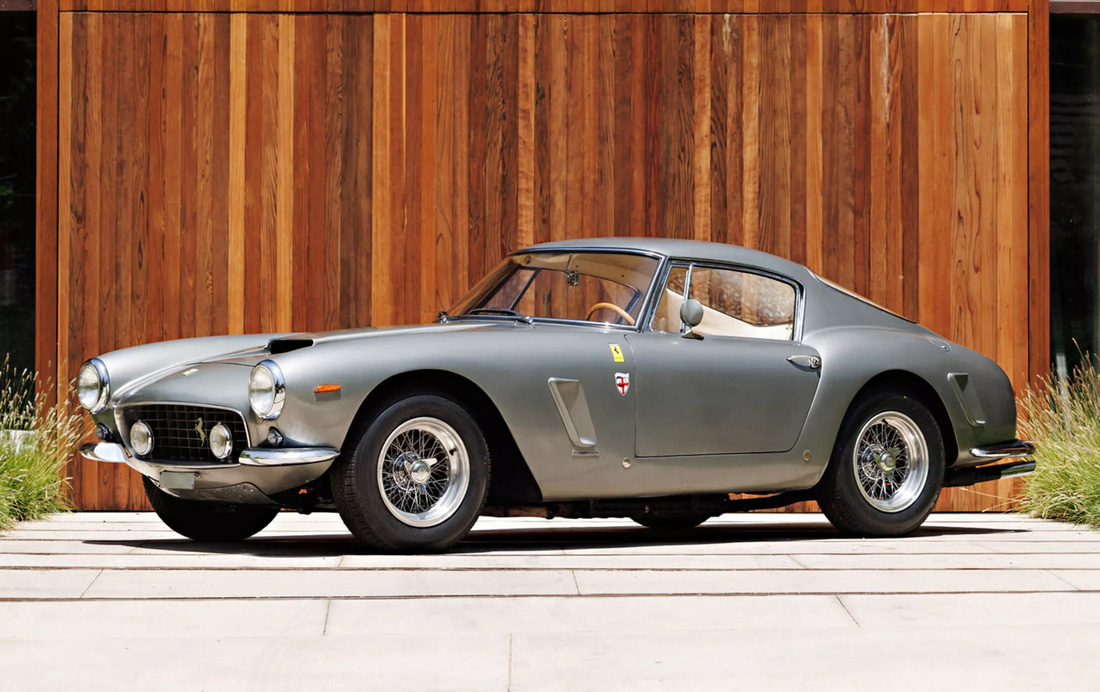 10. Ferrari 250 GT SWB Berlinetta 1962 - 9.465.000 USD (230 tỉ đồng) - Lại thêm một chiếc Ferrari 250 được bán với giá lên tới gần 8 chữ số. Dù chưa được bán công khai lần nào, chiếc Ferrari 250 này đã qua tay 4 đời chủ, đồng thời chưa được phục chế nên không thể chạm ngưỡng trị giá hàng chục triệu USD như nhiều chiếc 250 trước đây - Ảnh: Carscoops