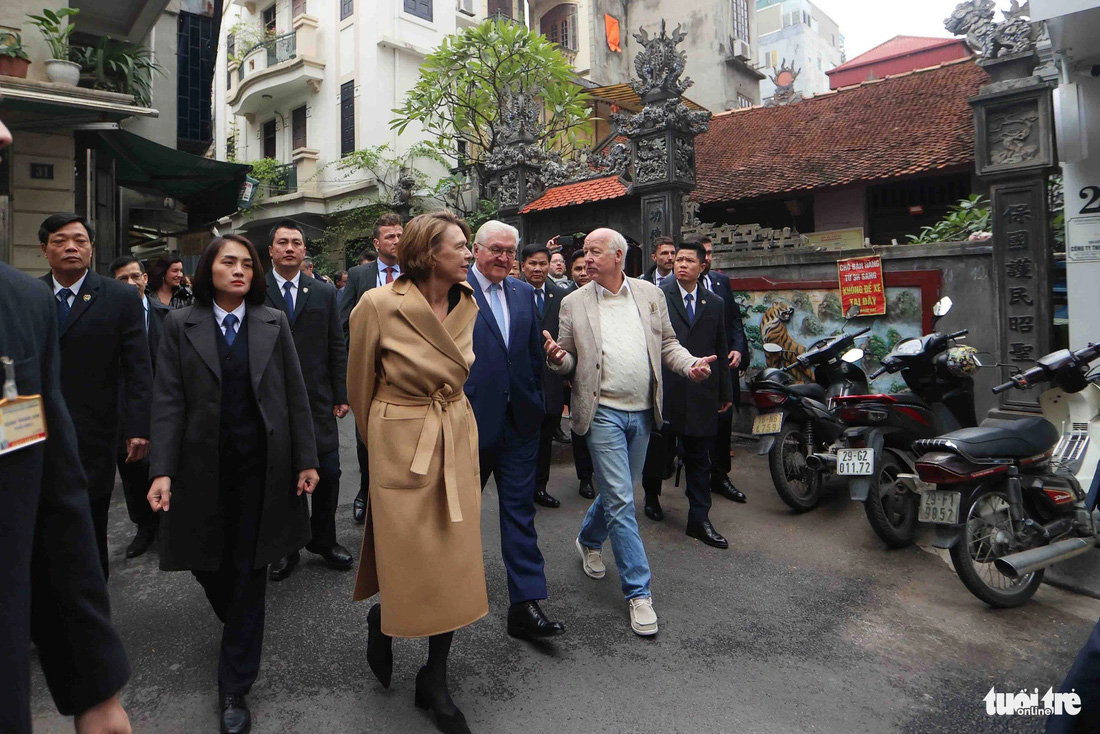 Đây là chuyến thăm Việt Nam đầu tiên của Tổng thống Đức Frank-Walter Steinmeier và phu nhân trên cương vị mới. Theo chương trình, chiều 23-1, lễ đón chính thức diễn ra tại Phủ Chủ tịch dưới sự chủ trì của Chủ tịch nước Võ Văn Thưởng - Ảnh: NGUYỄN KHÁNH