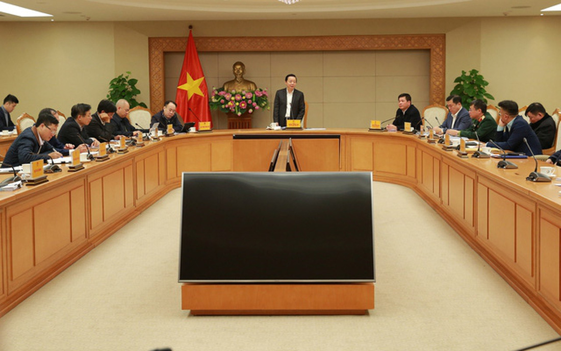 Phó thủ tướng Trần Hồng Hà chủ trì cuộc họp về tháo gỡ khó khăn dự án điện khí, điện gió ngoài khơi - Ảnh: VGP