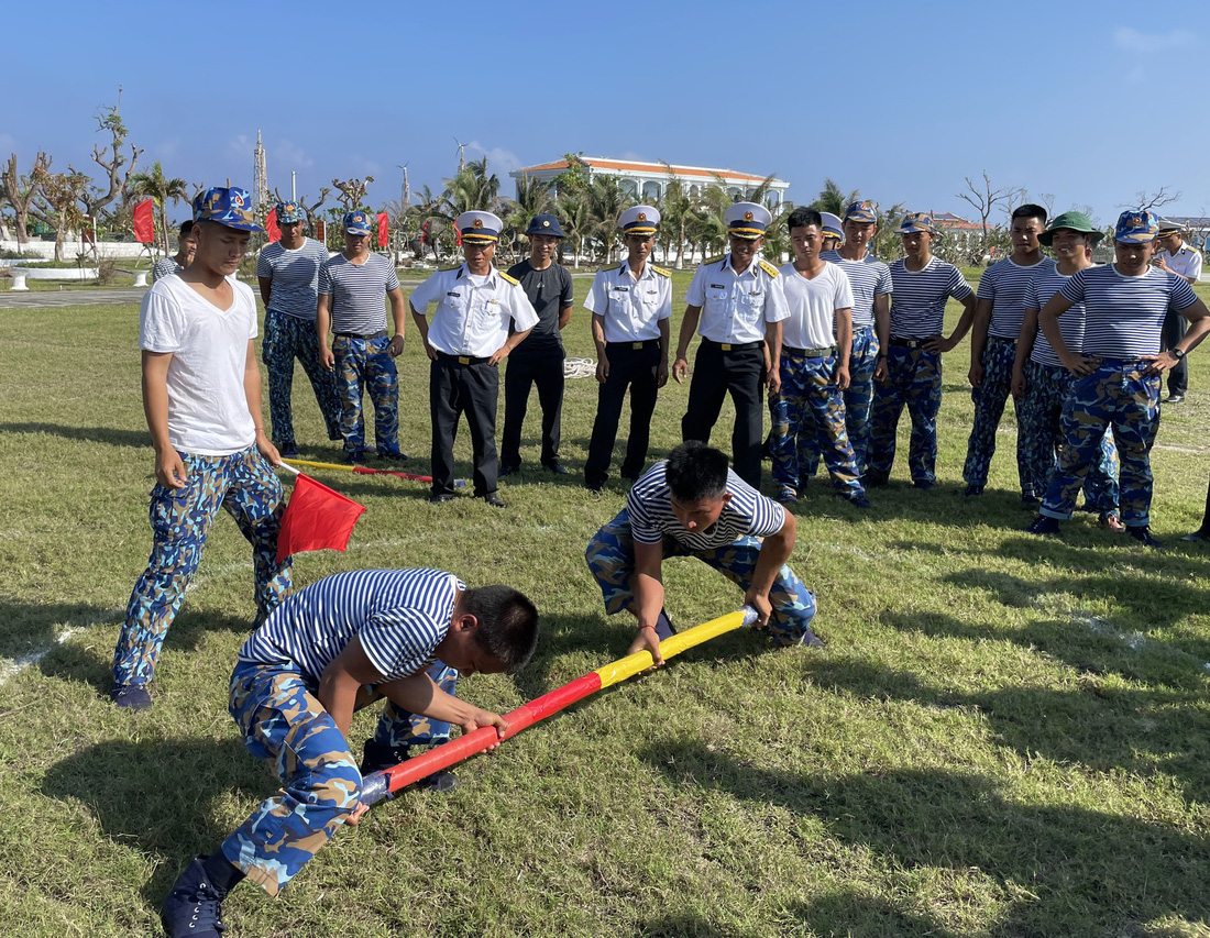 Anh em chiến sĩ đón năm mới bằng những cuộc thi sôi nổi