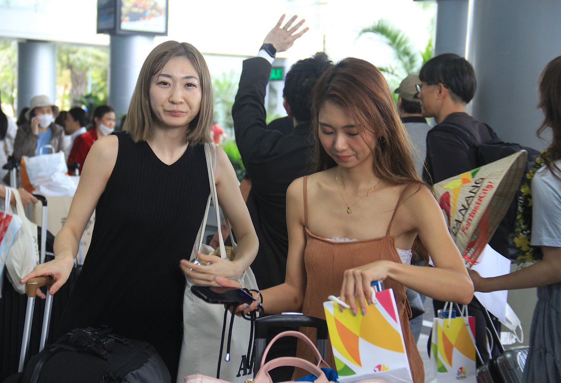 Vào cuối năm 2023, nhà ga quốc tế Đà Nẵng trở thành nhà ga đầu tiên khu vực Đông Nam Á được xếp hạng Gold - hạng cao nhất theo chứng nhận Welcome Chinese - Ảnh: TRƯỜNG TRUNG