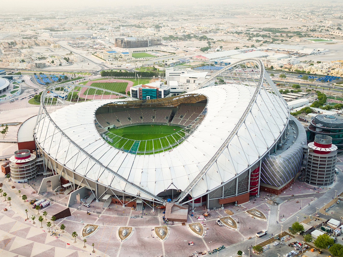 Sân Khalifa International có sức chứa 45.433 người - Ảnh: Reuters