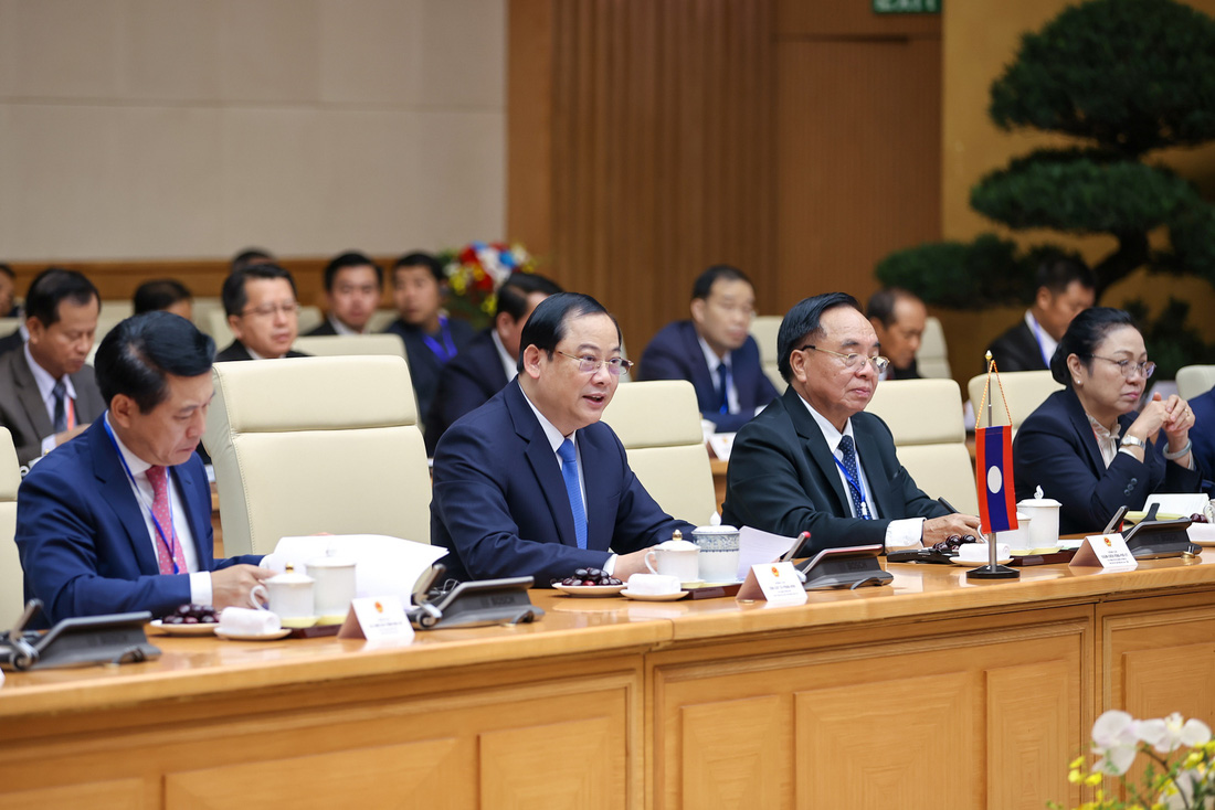 Thủ tướng Lào Sonexay Siphandone phát biểu tại cuộc họp - Ảnh: VGP