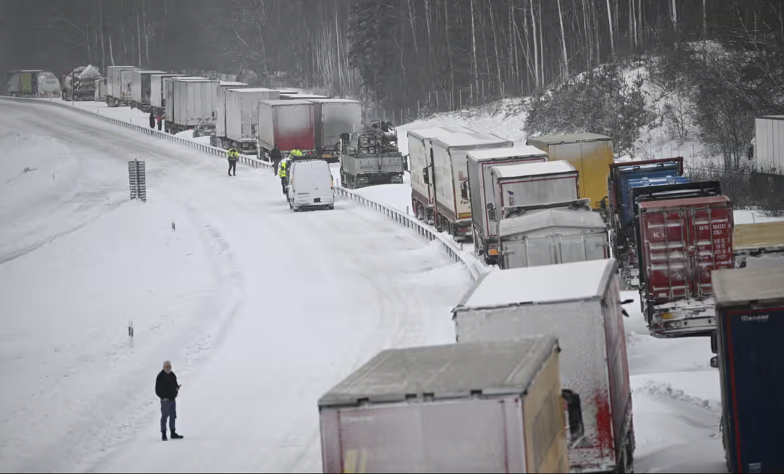 Giao thông gián đoạn ở miền nam Thụy Điển do thời tiết - Ảnh: AFP