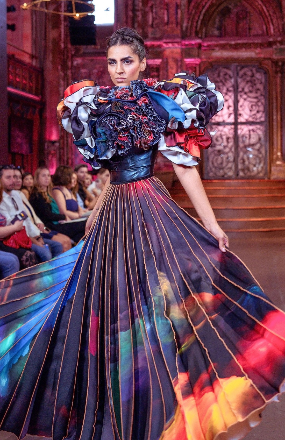 Tuyết Lê trình diễn thời trang tại New York Couture Fashion Week - Ảnh 8.