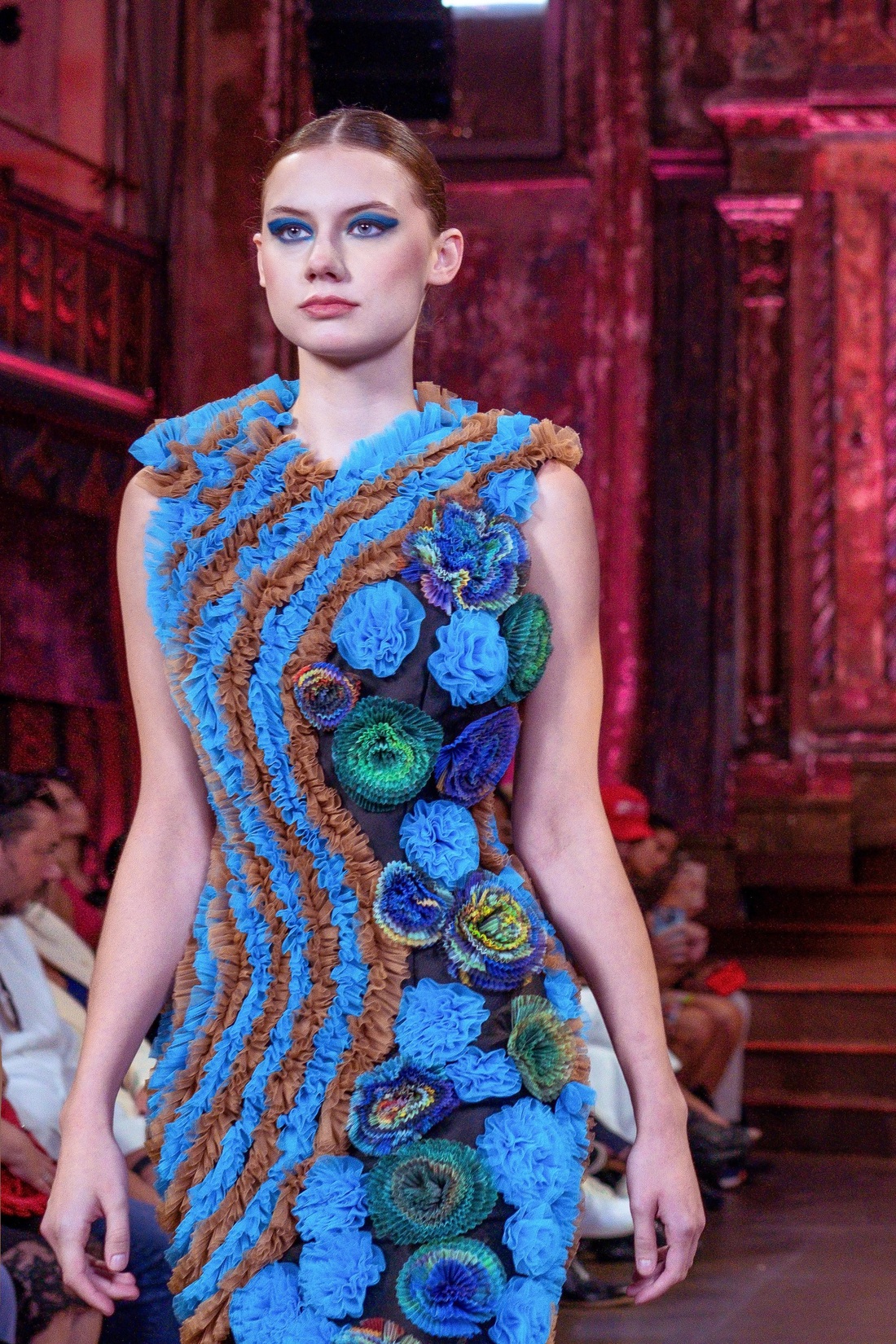 Tuyết Lê trình diễn thời trang tại New York Couture Fashion Week - Ảnh 10.