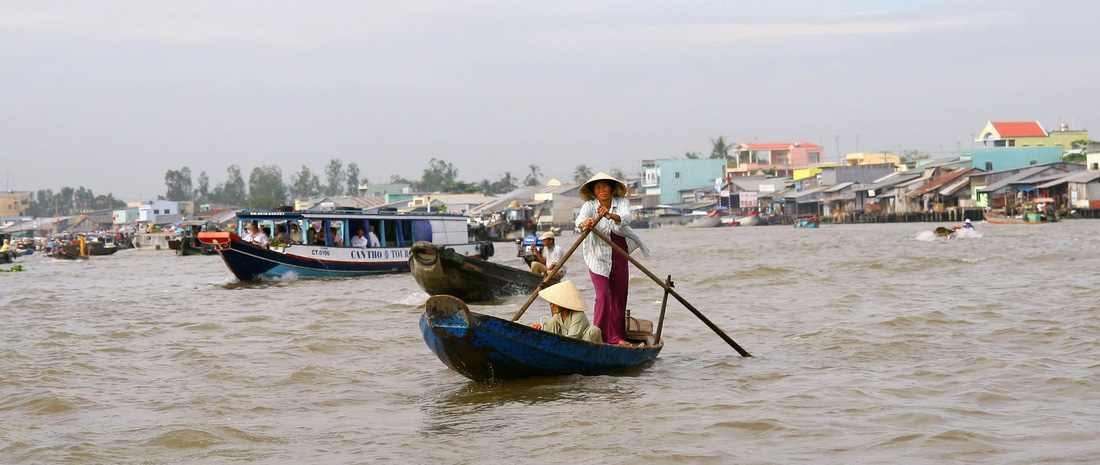 Chợ nổi miền Tây thời 'mặt sông đông hơn mặt lộ' ra sao? - Ảnh 1.