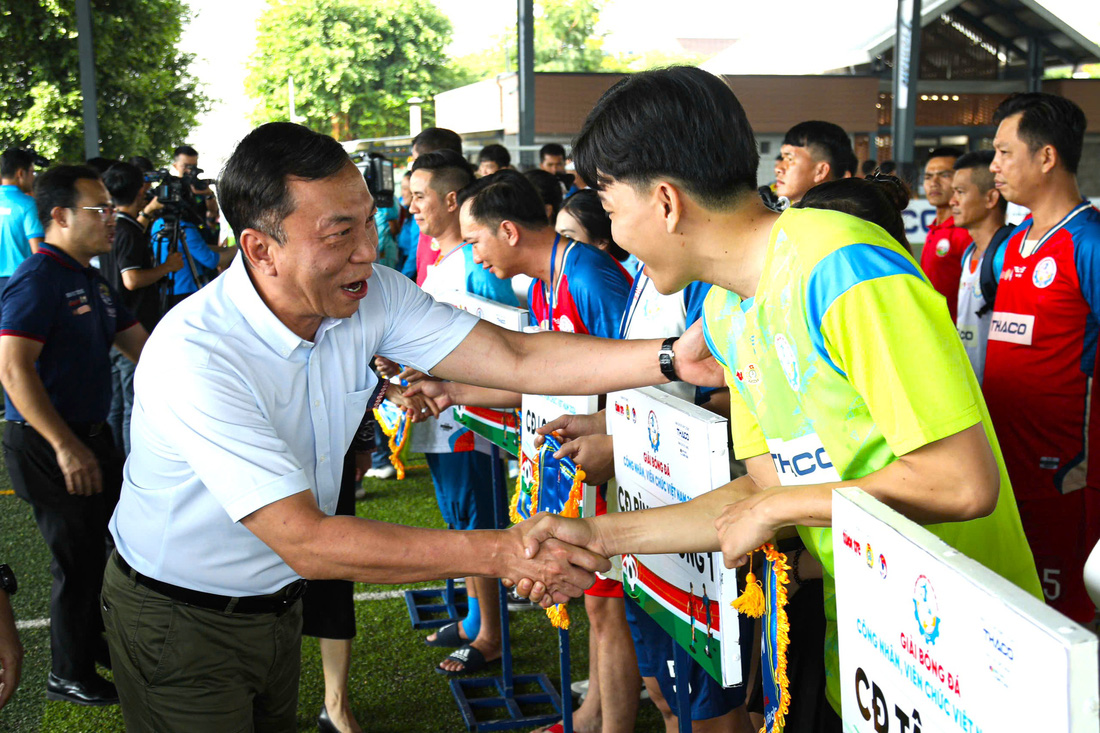 Khai mạc vòng loại khu vực Bình Dương Giải bóng đá công nhân, viên chức Việt Nam 2024 - Ảnh 6.