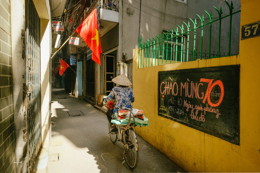 Hà Nội chất qua từng bức vẽ trên bảng đen mừng Ngày Giải phóng thủ đô - Ảnh 9.