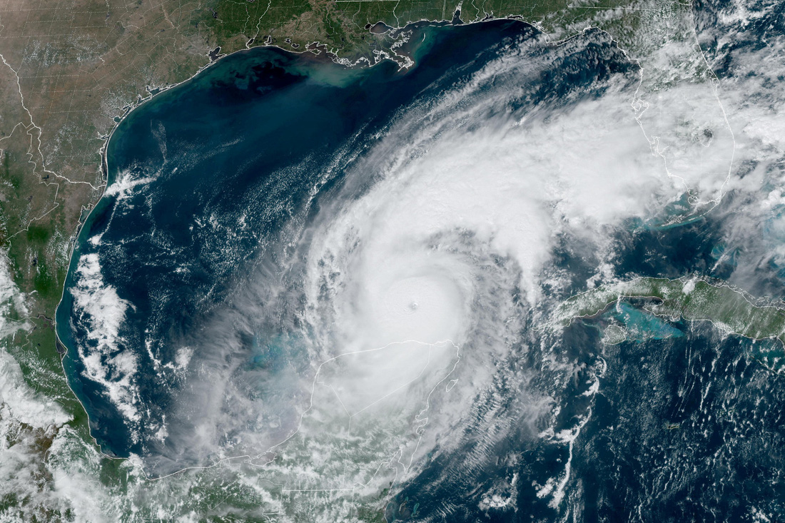 Florida residents, some evacuate, others reinforce their homes ahead of Hurricane Milton - Photo 8.