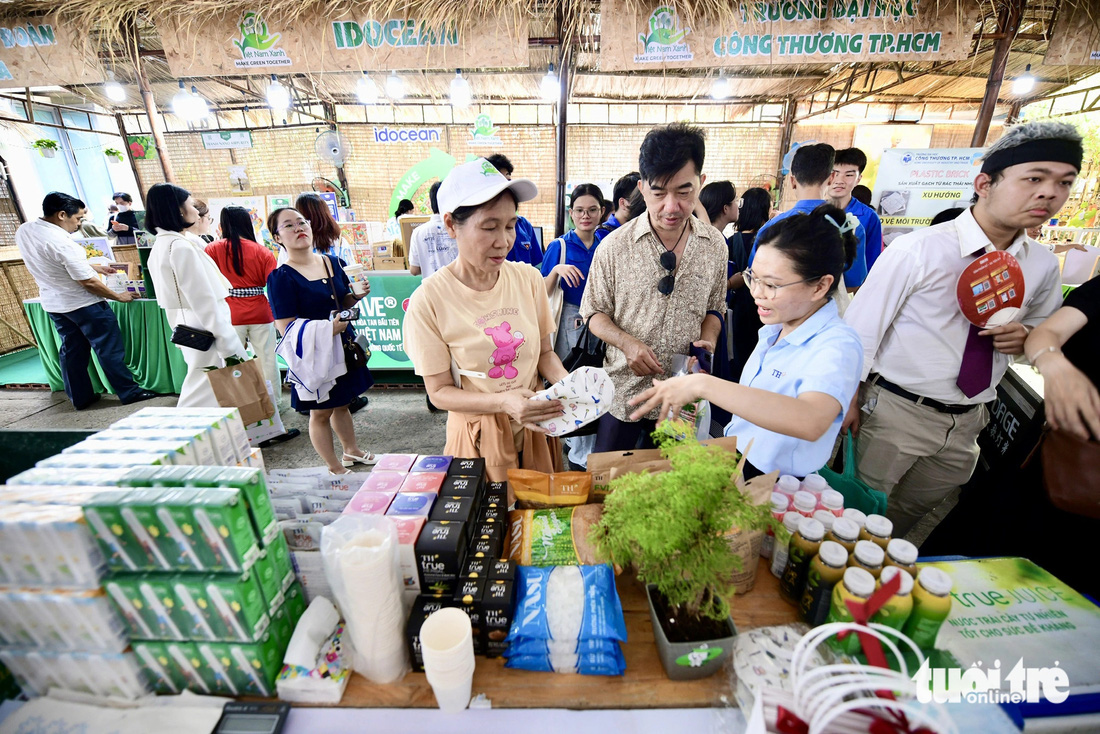 Đến Ngày hội Việt Nam Xanh nghe TH kể chuyện phát triển bền vững, trải nghiệm tiêu dùng xanh - Ảnh 1.