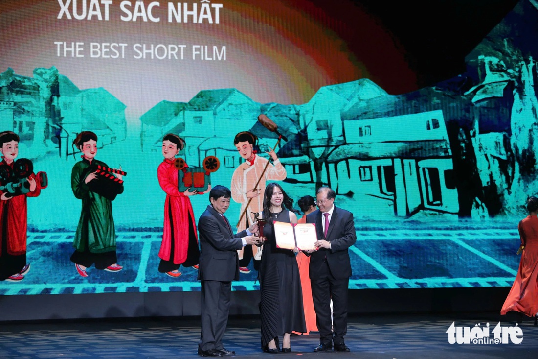 HANIFF 2024: Ngọc Xuân ‘cảm ơn Trịnh Đình Lê Minh đã cho em được là Miền’, điện ảnh Iran thắng đậm - Ảnh 6.