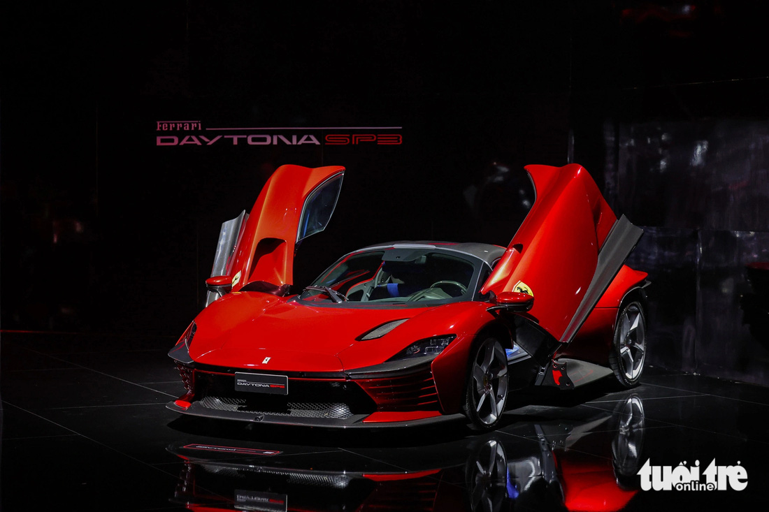 Universo Ferrari 2024 - Bữa tiệc thị giác thịnh soạn ngay cả người không mê xe cũng 'lỡ nhịp' - Ảnh 4.