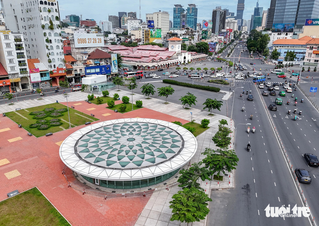 Diện mạo ga ngầm Bến Thành - ga lớn nhất metro số 1 sẵn sàng khai thác thương mại - Ảnh 1.