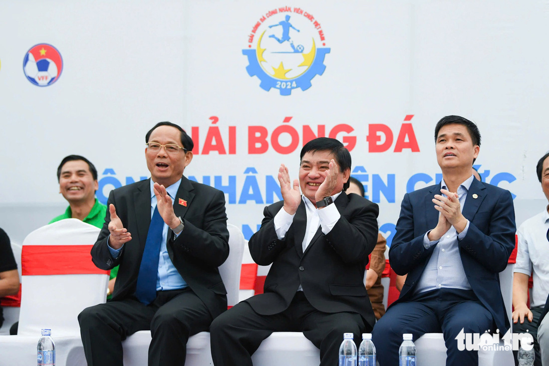 Chung kết Giải bóng đá công nhân, viên chức Việt Nam 2024: khép lại trận chung kết trong mơ - Ảnh 16.