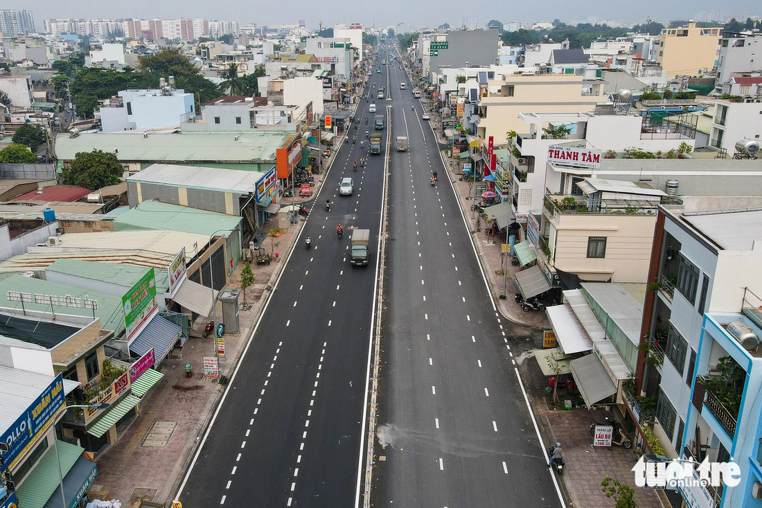 Diện mạo đường Tân Kỳ Tân Quý mở rộng 30m, thông xe cuối năm 2024 - Ảnh 1.