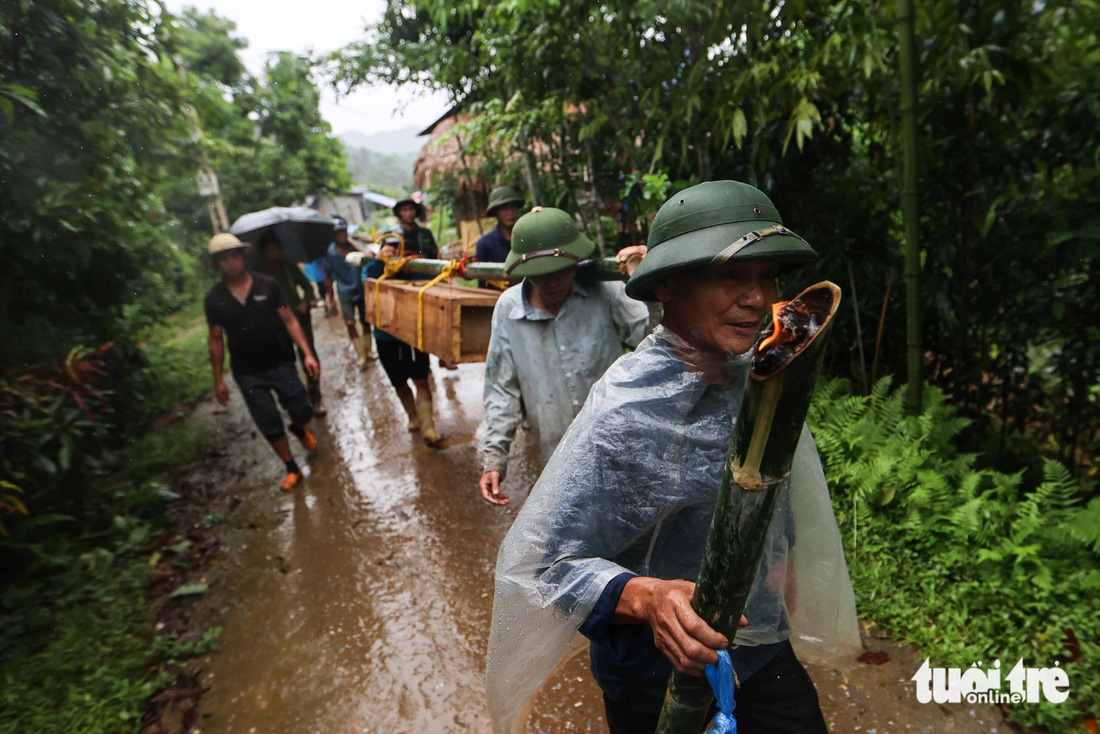 Lũ quét Làng Nủ: “sự sống nảy sinh từ cái chết...không để ai bị bỏ lại phía sau” - Ảnh 4.