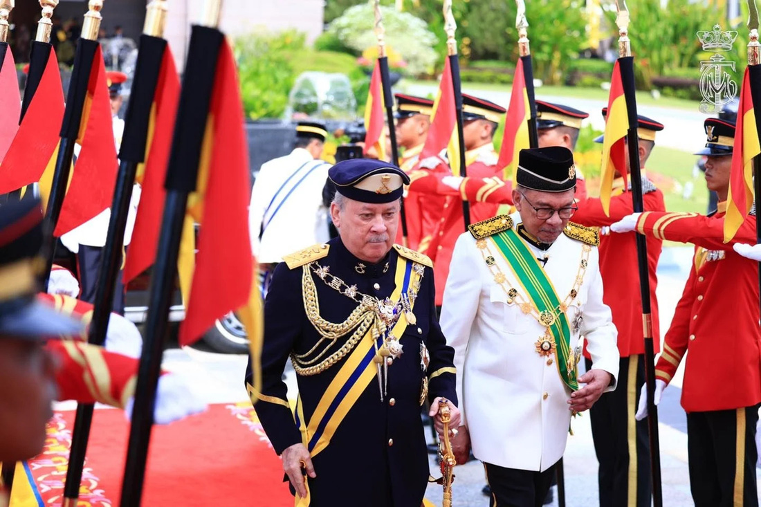 Sultan Ibrahim Iskandar tại buổi lễ tuyên thệ - Ảnh: HRH Crown Prince of Johor/Facebook