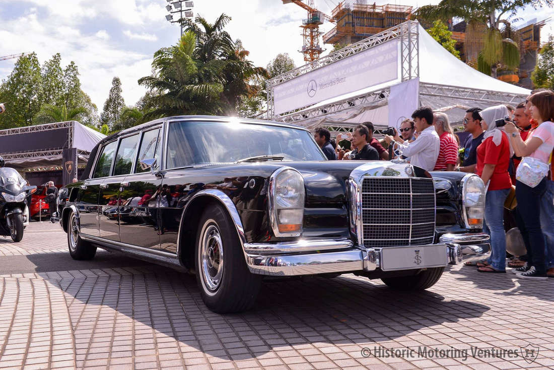 Khi trở thành vua Johor năm 2015, Mercedes-Benz 600 Pullman là chiếc xe đã hộ tống Sultan Ibrahim - Ảnh: Historic Motoring Ventures/Facebook