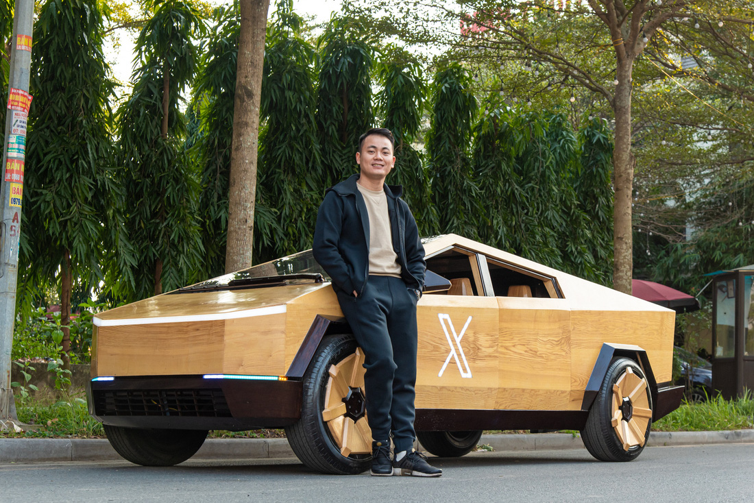 Anh Trương Văn Đạo hứa hẹn sẽ làm một chiếc xe gỗ có tỉ lệ 1:1 - Ảnh: NVCC