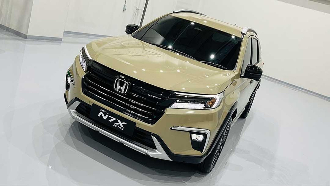 Ngoài các thay đổi trên, Honda BR-V N7X có trang bị không khác gì các phiên bản thường. Xe vẫn sử dụng động cơ 1.5L DOHC I-VTEC công suất cực đại 119 mã lực và mô men xoắn cực đại 145Nm, kết hợp với hộp số MT 6 cấp hoặc CVT - Ảnh: AutoFun