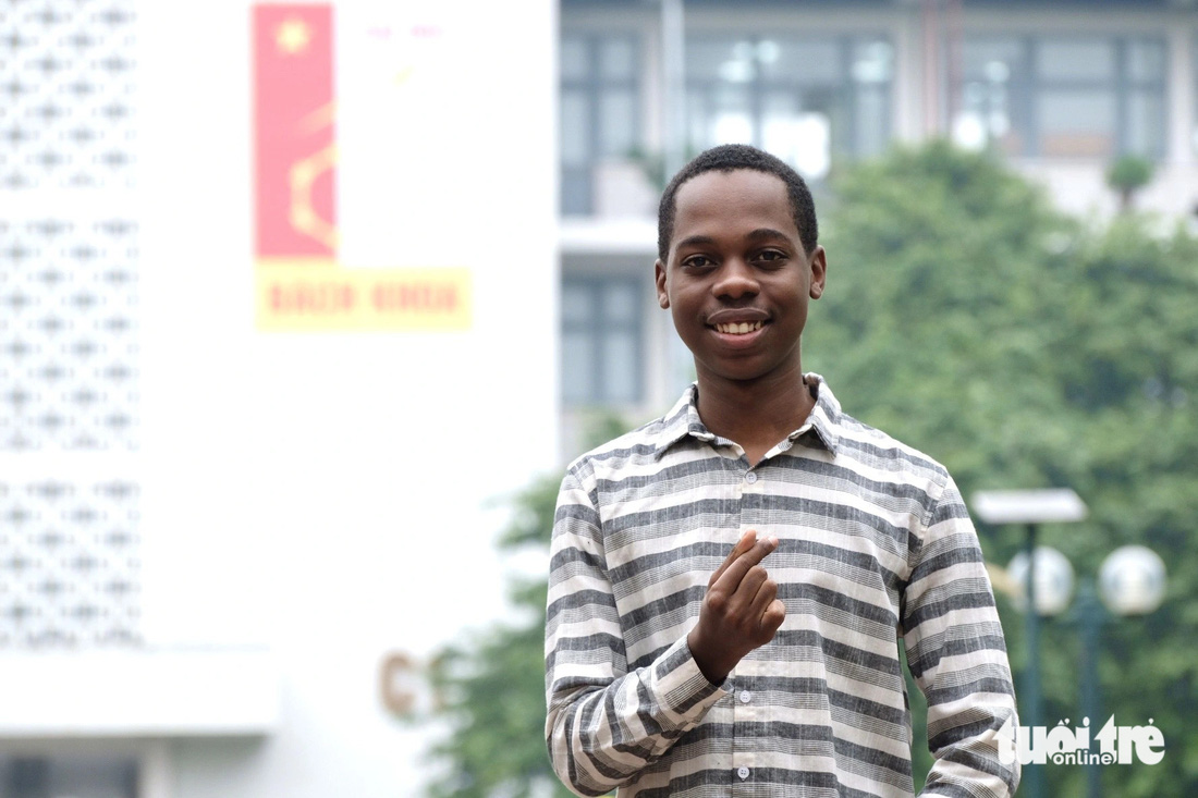 Oraiden cho biết sau khi hoàn thành chương trình học bổng sẽ trở về Mozambique phát triển quê hương - Ảnh: NGUYÊN BẢO