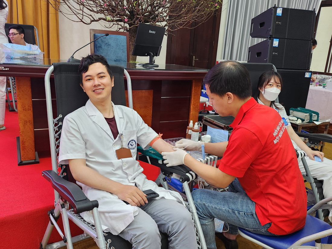 Y bác sĩ đã hiến tặng hơn 400 đơn vị máu sau chương trình - Ảnh: BVCC