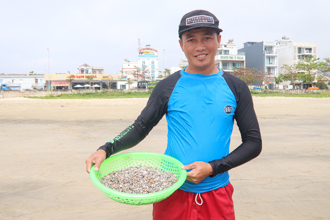 Vơi kích thước chỉ bằng đầu đũa cùng nhiều màu sắc, ốc lể trở thành món được nhiều người Đà Nẵng yêu thích 