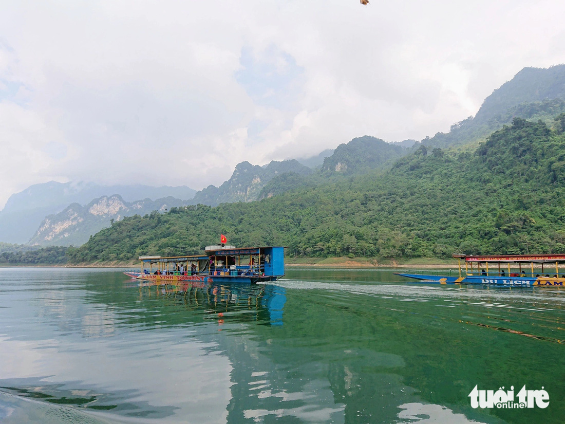Săn hoa lê, trải nghiệm ẩm thực, chiêm ngưỡng hồ Na Hang sẽ là những trải nghiệm du xuân cho du khách khi đến Tuyên Quang - Ảnh: NAM TRẦN
