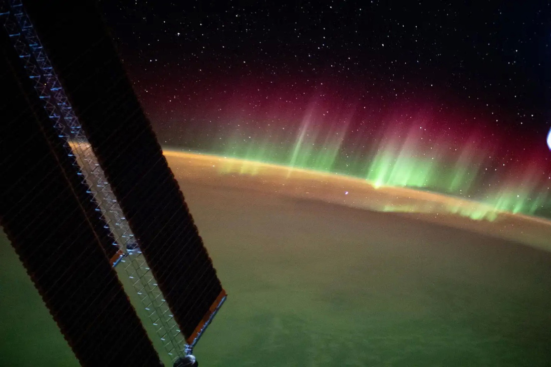 Cực quang tuyệt đẹp nhìn từ không gian- Ảnh 2.