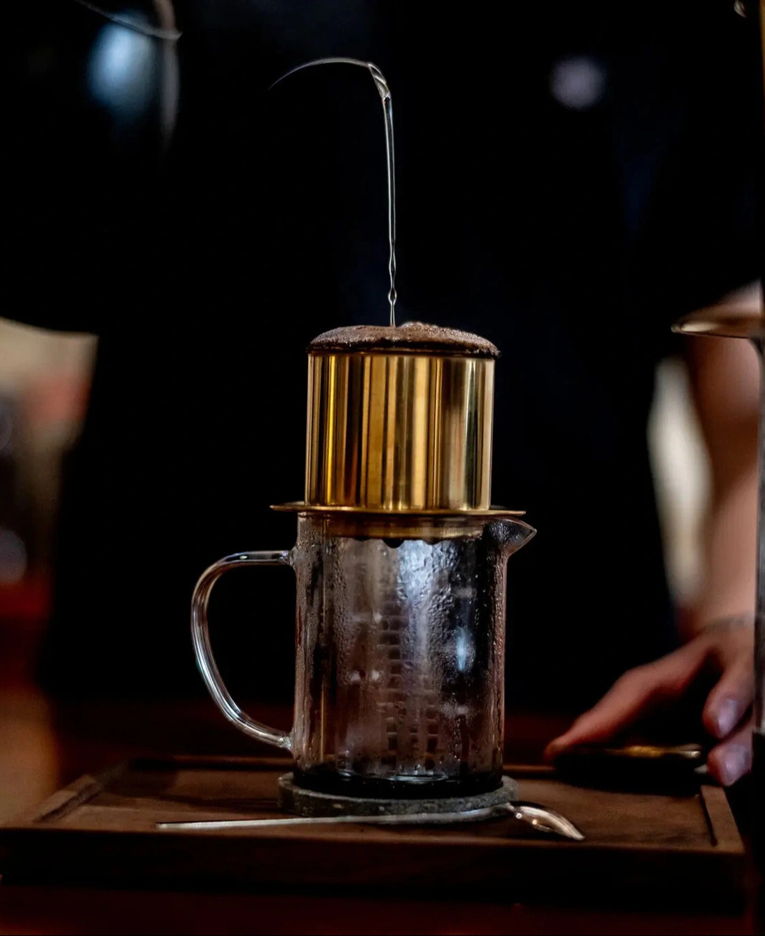 Quá trình làm cà phê tại Lacaph - Ảnh: Justin Mott