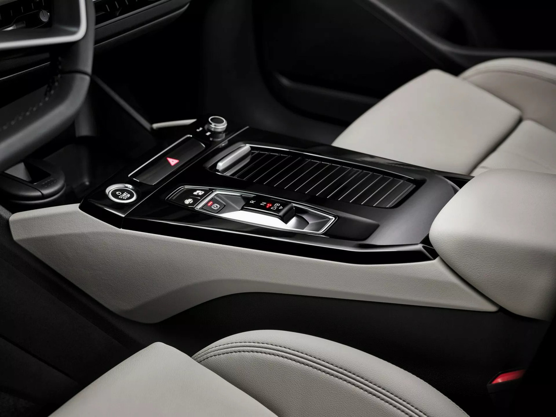 Audi Q6 e-tron 2025 ra mắt: Chủ lực xe điện tầm trung mới- Ảnh 17.