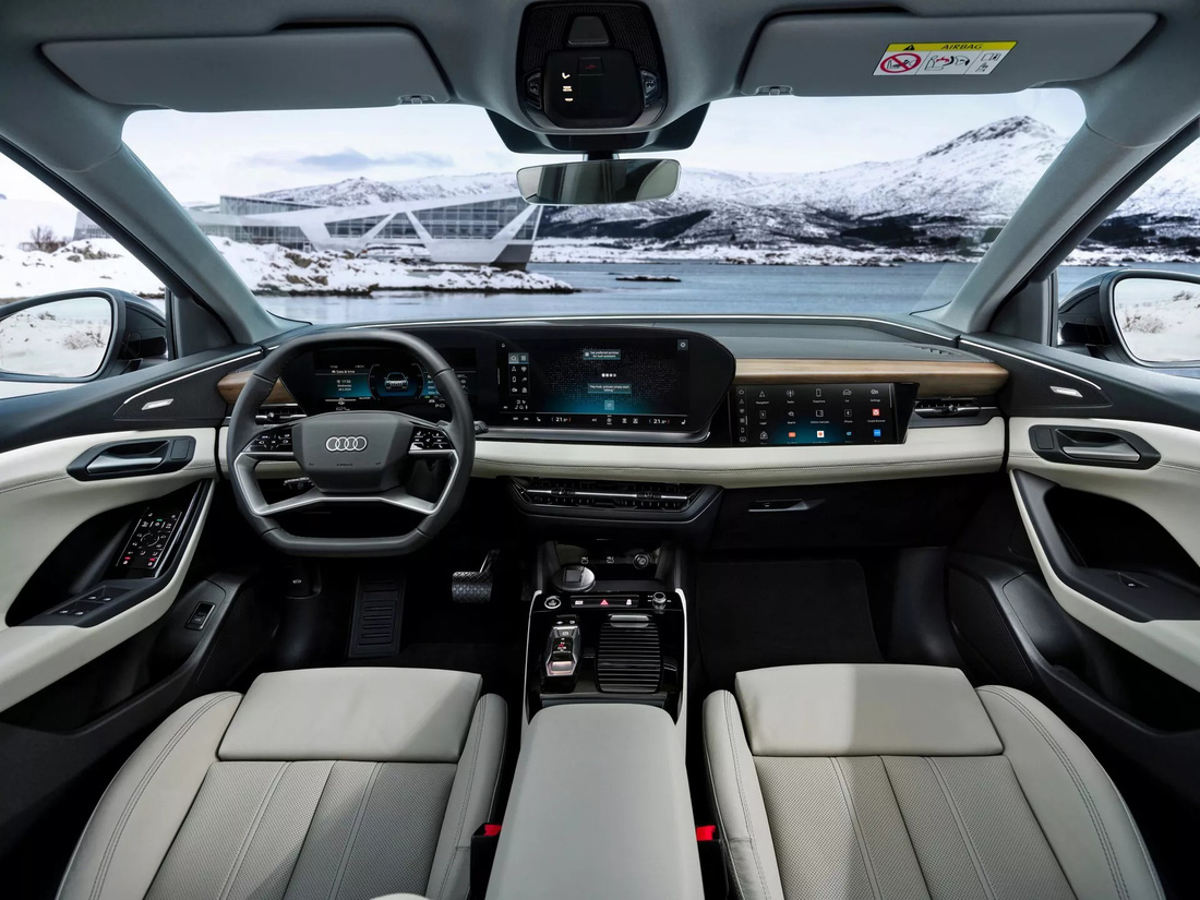 Giao diện 3 màn hình có lẽ đã thành tiêu chuẩn trên các hãng xe sang thuộc Tập đoàn Volkswagen như Audi và Porsche - Ảnh: Audi