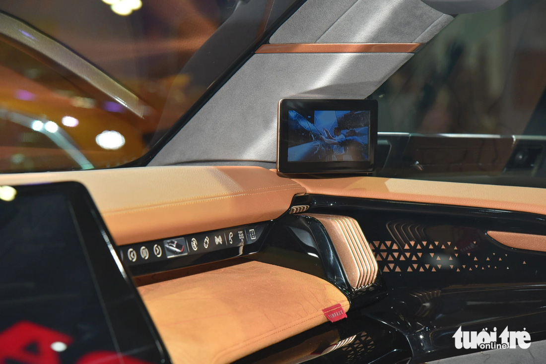 Bán tải VinFast VF Wild tạo chú ý ở triển lãm ô tô Bangkok bằng loạt tính năng như xe sang- Ảnh 13.