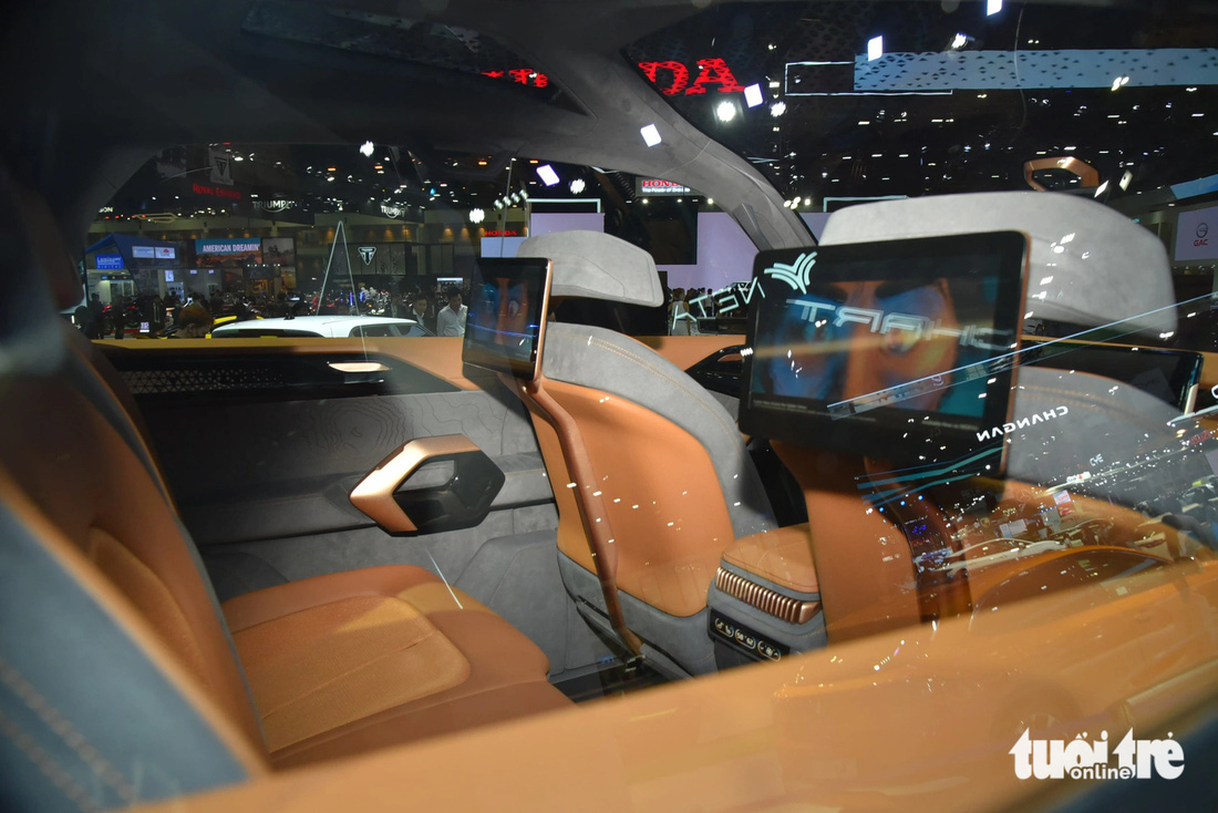 Bán tải VinFast VF Wild tạo chú ý ở triển lãm ô tô Bangkok bằng loạt tính năng như xe sang- Ảnh 16.