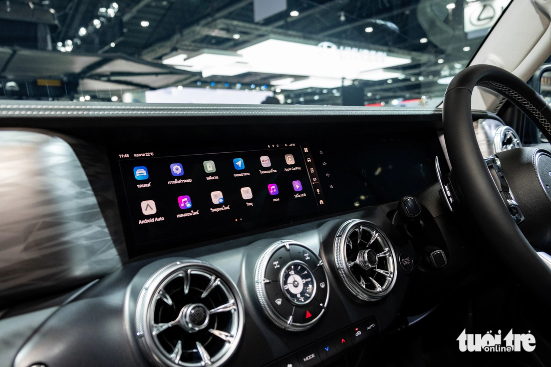 Màn hình giải trí có khả năng kết nối Apple CarPlay và Android Auto. Bản cao cấp nhất xuất hiện ở Triển lãm ô tô Bangkok BIMS 2024 trang bị hệ thống âm thanh 8 loa Infinity và 1 loa siêu trầm.