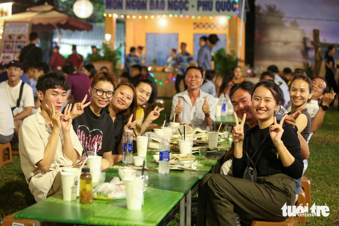Lễ hội Văn hóa Ẩm thực, Món ngon Saigontourist Group 2024 sẽ diễn ra trong 4 ngày, từ 28 đến 31-3-2024 tại Khu Du lịch Văn Thánh (TP.HCM), mở cửa phục vụ công chúng từ 16h-22h mỗi ngày.