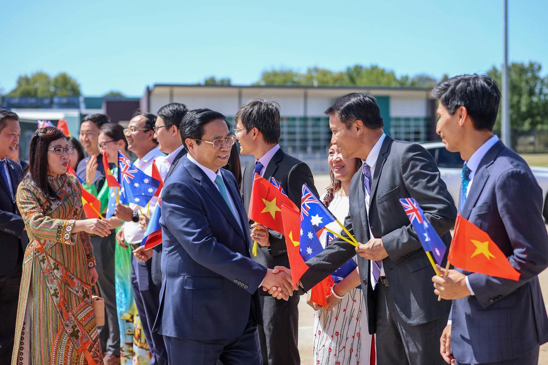 Thủ tướng Phạm Minh Chính và phu nhân rời Canberra (Úc) đi Auckland (New Zealand) trưa 9-3 - Ảnh: NHẬT BẮC