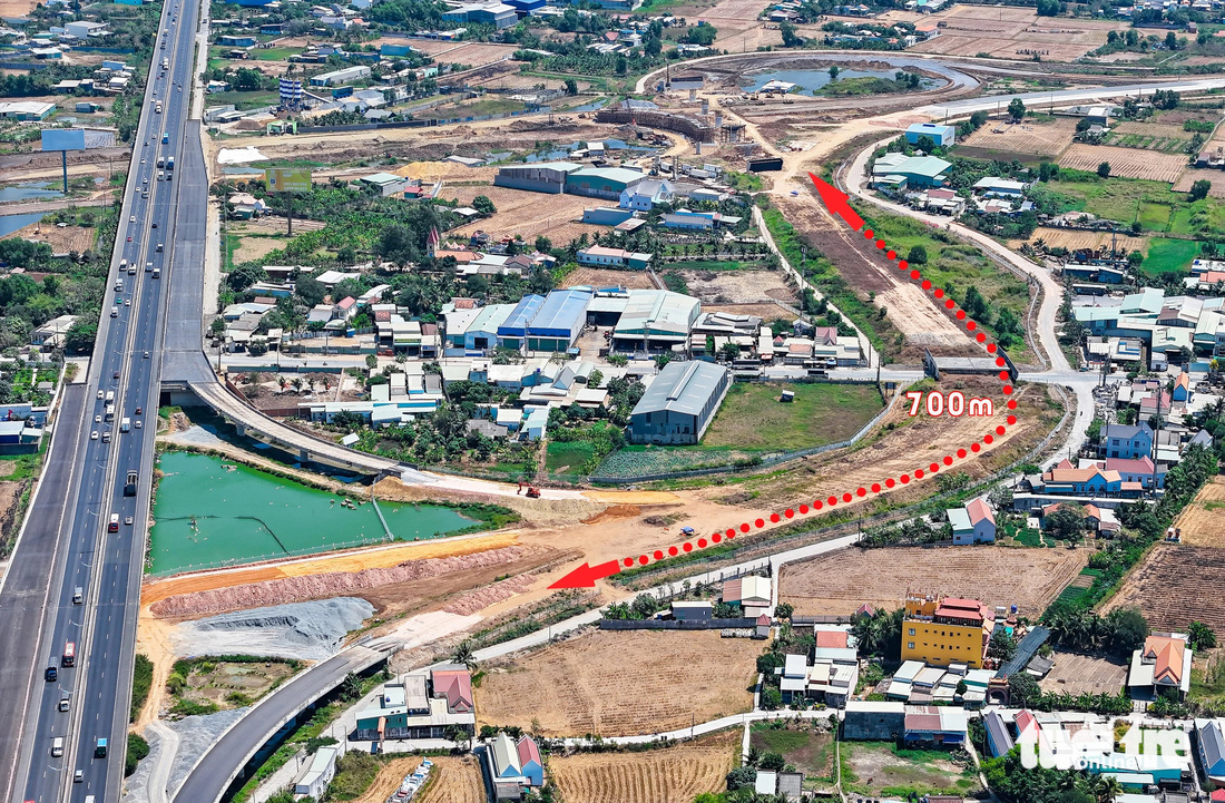 Đoạn dài 700m trong ảnh thuộc dự án cao tốc Bến Lức - Long Thành là nơi Công ty Thảo Lan đòi đào lấy cát mang về. Khu vực này là nút giao giữa cao tốc Bến Lức - Long Thành, TP.HCM - Trung Lương và vành đai 3 TP.HCM - Ảnh: CHÂU TUẤN